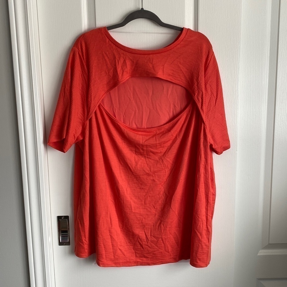 Ava & Viv - Coral Pink Ribbed T-Shirt, Sexy Cut-Out​​​​​​​​​​​​​​